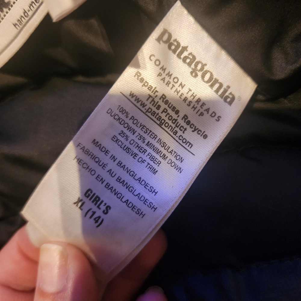 Patagonia Kids Black Puffer Jacket - Picture 2 of 3